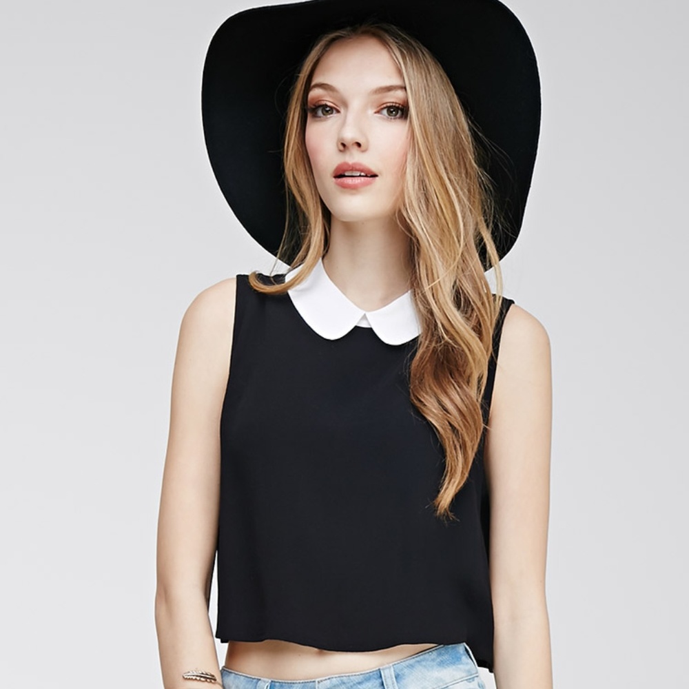 Forever 21 Peter Pan Collar Crop Top